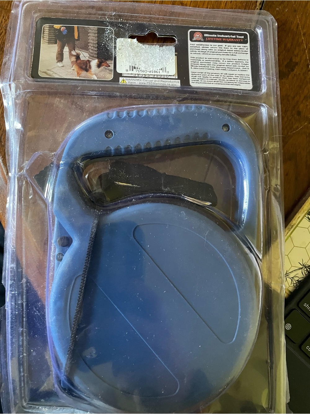 Retractable pet leash - Picture 2 of 2